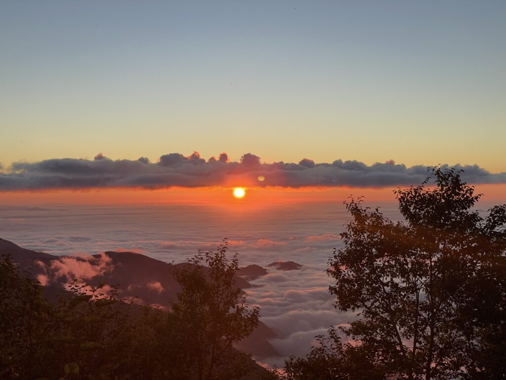 早月小屋からみる雲海・夕陽